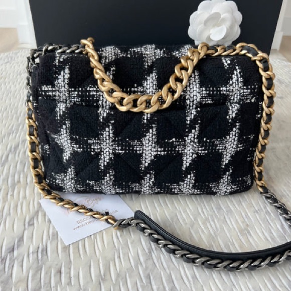 CHANEL 19 BAG (AUTHENTIC) - Picture 8 of 12